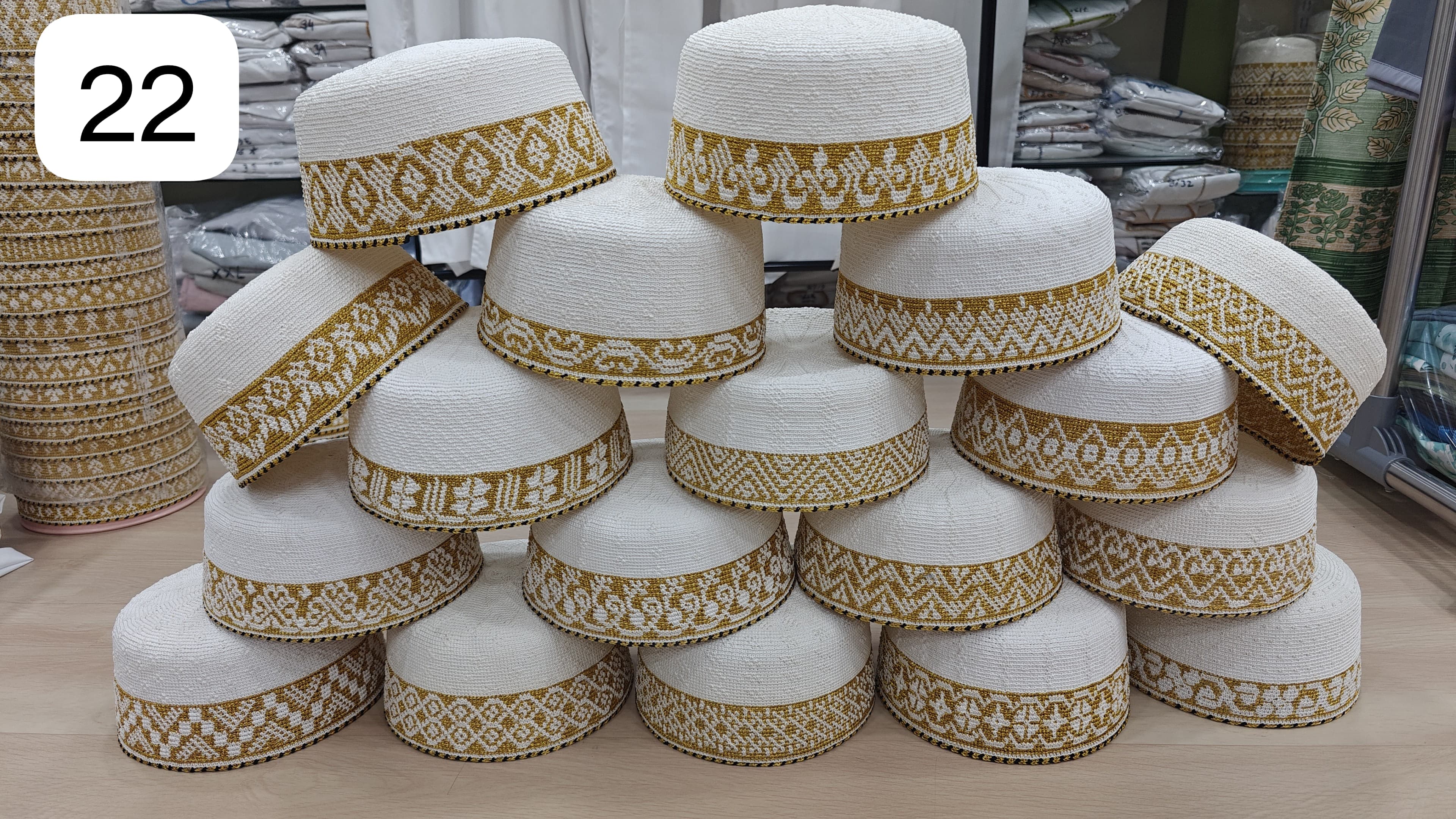 hite Topi